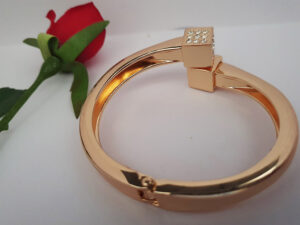 CLASSIC 022 Beautiful Bold Bracelet