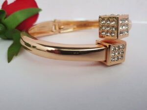 CLASSIC 022 Beautiful Bold Bracelet