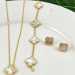 CLASSIC 030 Beautiful Bold Set Includes: Bracelet, Earrings and Necklace