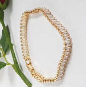 CLASSIC 050 Beautiful Bold Bracelet